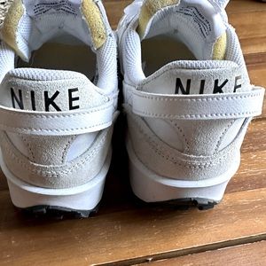 Nike waffle for woman